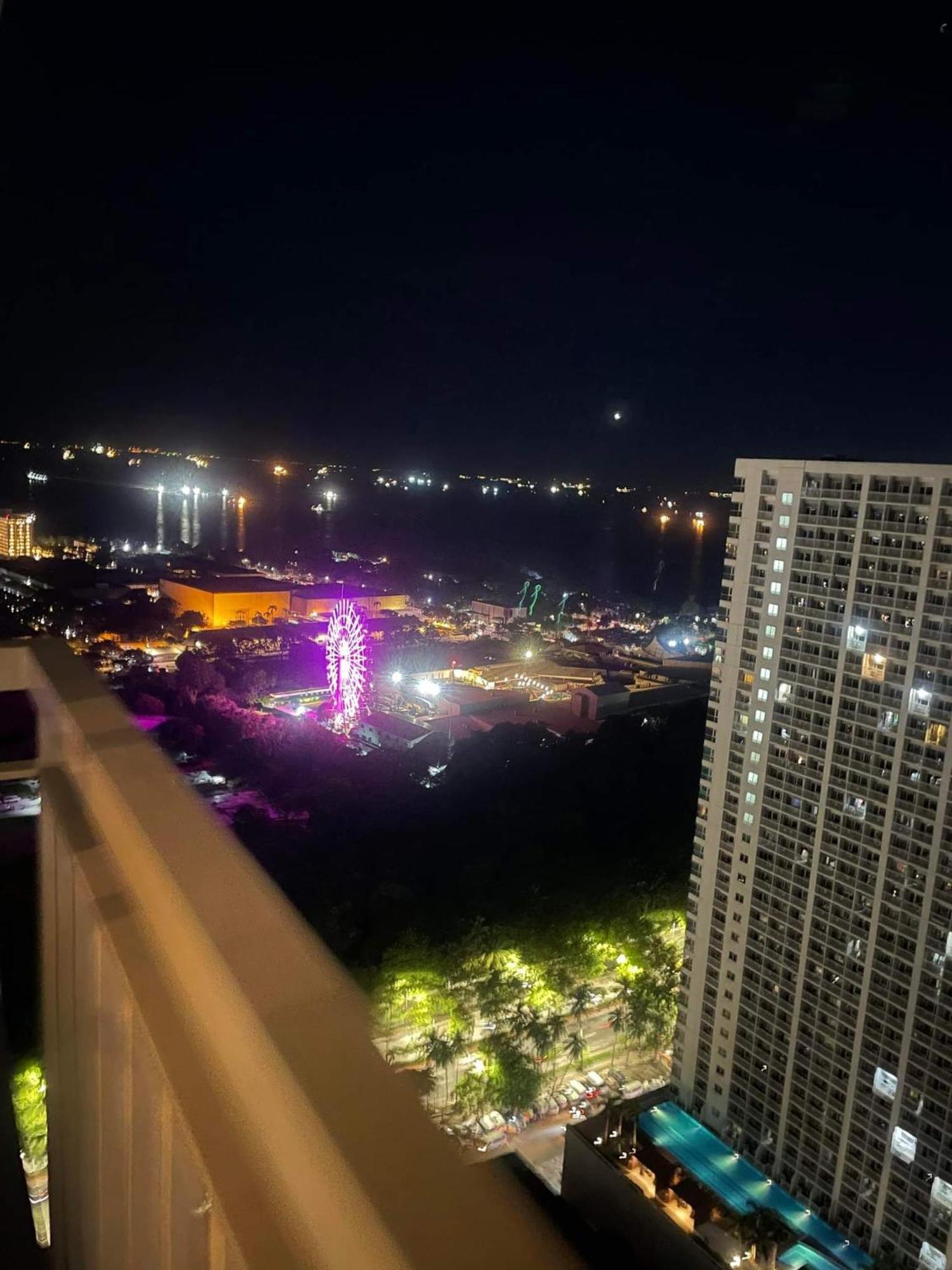 Cozy Penthouse 2Br Suite W Balcony - Amazing Manila Bay View And City Skyline Near Moa Pasay Exterior photo